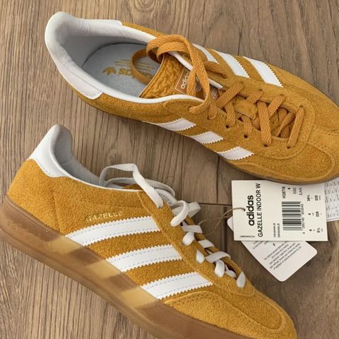 ADIDAS - GAZELLE IN MUSTARD COLOR