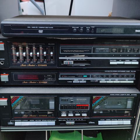 Fisher stereo med kassettspiller cd radio og platespiller