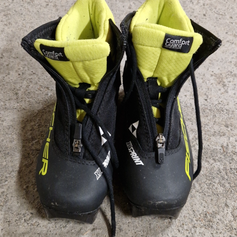 Skisko str 36 selges 250kr