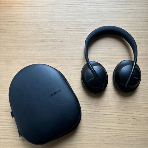 Bose Noise Cancelling Headphones 700 (sort)