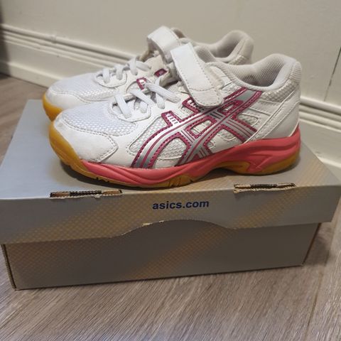 Asics hallsko str 27