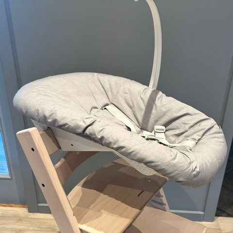 Stokke New Born sett til Tripp Trapp stol