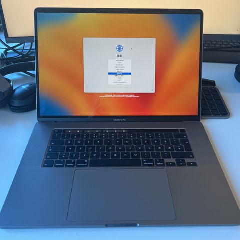 MacBook Pro 16