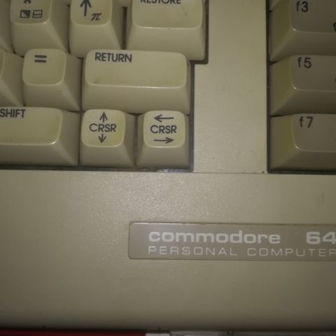 Commodore 64 Til Salgs