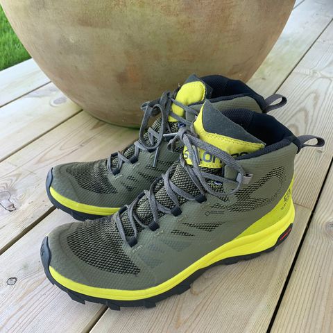 Salomon Goretex sko (tilsvarer str 41)