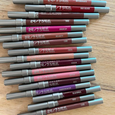 Urban Decay Lip Liners 24/7 glide-on lip pencil