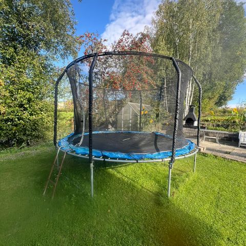 Trampoline