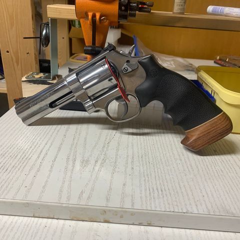 Grep til S&W  K/L ramme round butt.