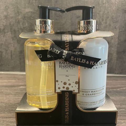 Sett med håndsåpe og håndkrem/body lotion fra Baylis & Harding - RESERVERT