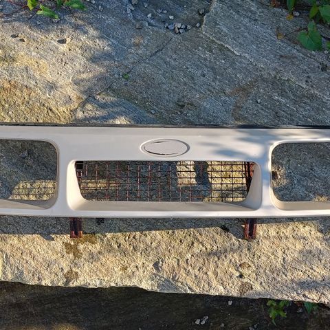 Original Ford Sierra Cosworth grill til vingebil