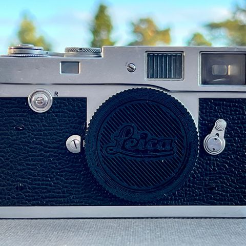 Leica M2