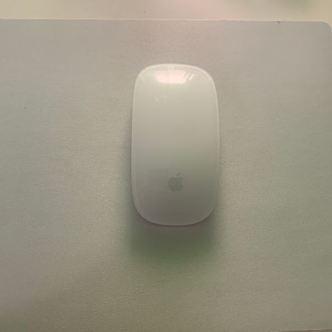 Apple Magic Mouse MED musematte på kjøpet😇