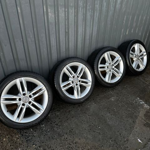 Audi 17" hjulsett 5X112 med gode dekk