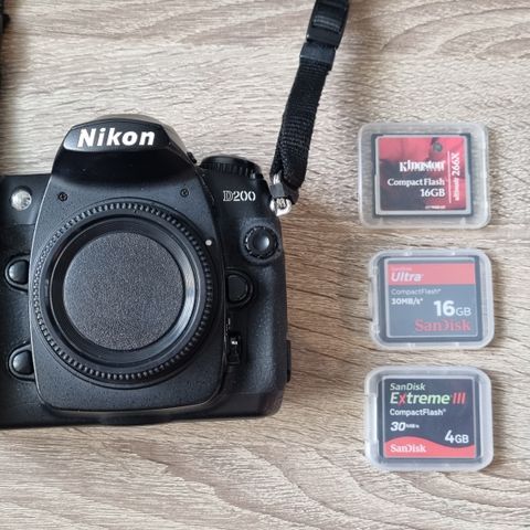 Nikon D200 Kamera med batterier og minnekort