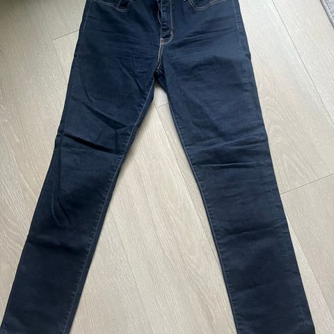 Levi’s 712