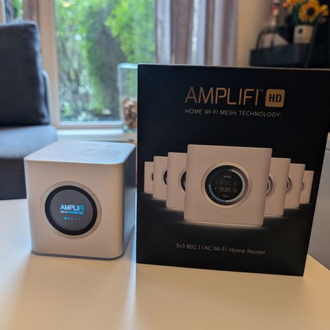 Brukervennlig Wifi router til salgs - Ubiquiti Amplifi