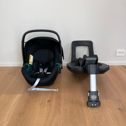 Britax baby-safe 3 i-size + flex base iSense babybilstol