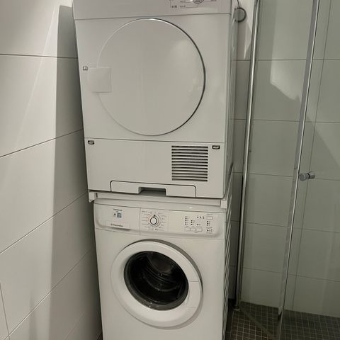 RESERVERT! Vaskemaskin fra Electrolux og tørketrommel fra Bosch