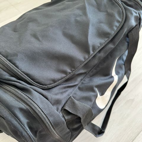 Svart Nike-treningsbag