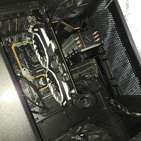 Gaming PC med Gtx 1070 TI / Intel Core I5 - 8600k