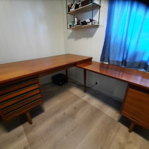 Teak skrivebord