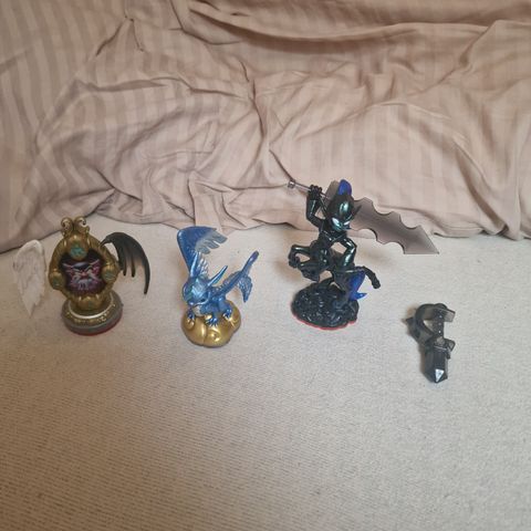 Selger sjeldne skylanders