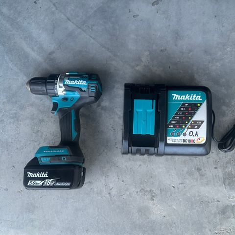 Makita Drill med lader og batteri