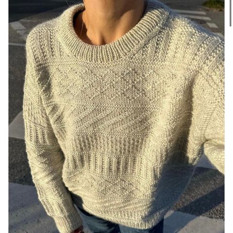 Hjemmestrikket Storm sweater fra petiteknit