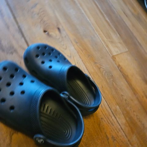 Nye Crocs str 34-35