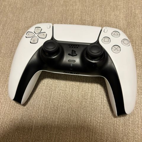 Playstation 5 hvit Dualsense kontroller