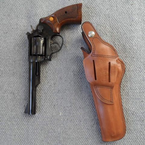 Taurus magnum ,pent brukt selges.