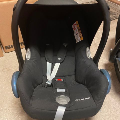 Maxi Cosi bilstol for baby