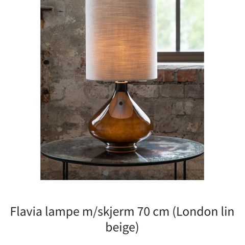 Flavia Bordlampe med gullskjerm/gul