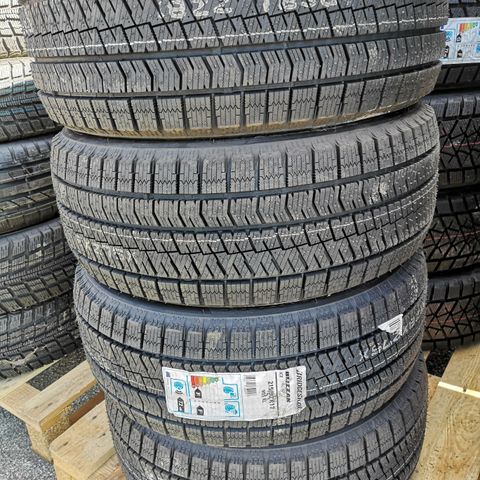 4 stk Bridgestone Blizzak Ice 215 /50-17.