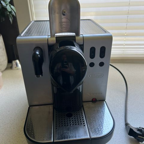 Nespresso Delonghi kaffemaskin