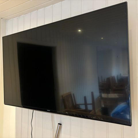 Samsung Smart TV, 55” med veggfeste