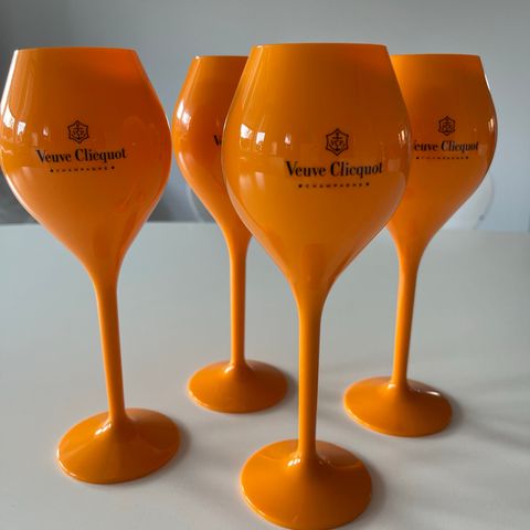 VEUVE CLICQUOT YELLOW