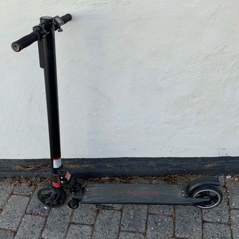 Liten E- scooter