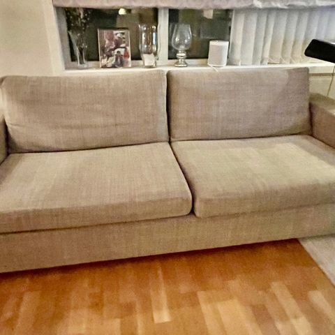 2-Seter sofa med puff