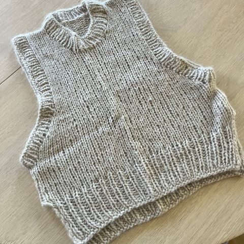 Holiday slipover fra Petitknit