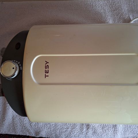 5,3 liters varmt vanns tank