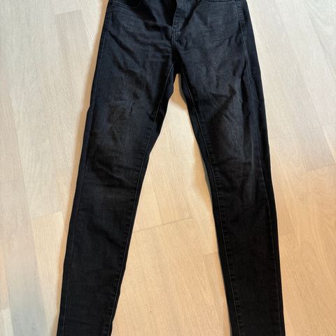 LEVis 710 superskinny jeans str 26