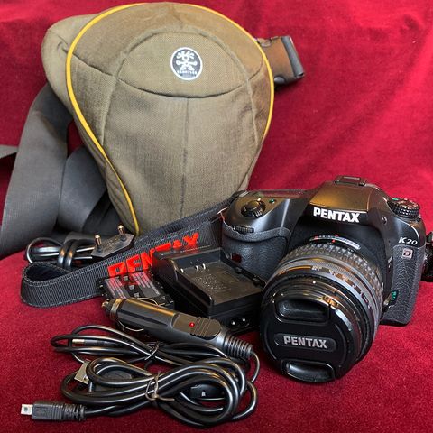 Pentax K20D digital SLR camera 14.6MP with 18-55 lens