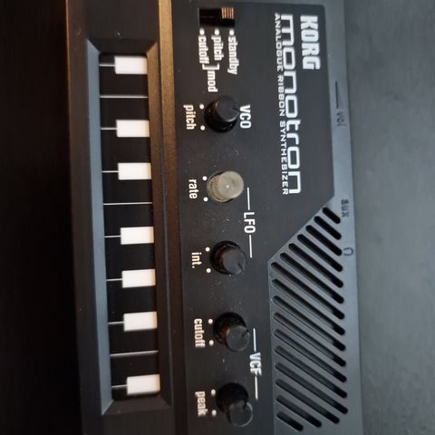 KORG monottron analogue ribbon synthesizer