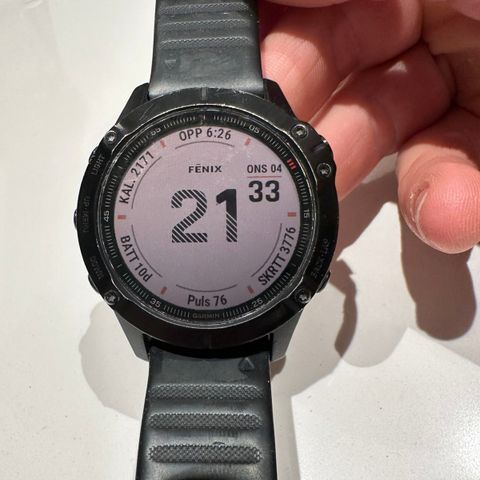 Garmin Fenix 6 pro med mange reimer