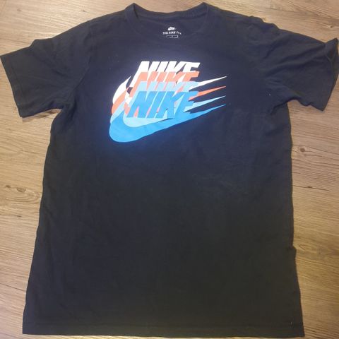 Nike t-skjorte str. 147-158 cm (12-13 år)