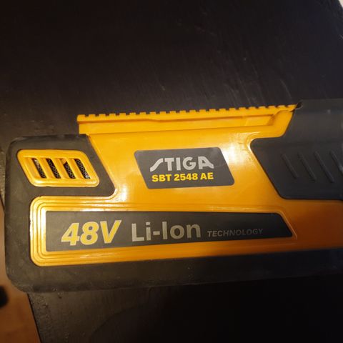 Stiga batteri SBT 2548 AE 48V. Til hekksaks.