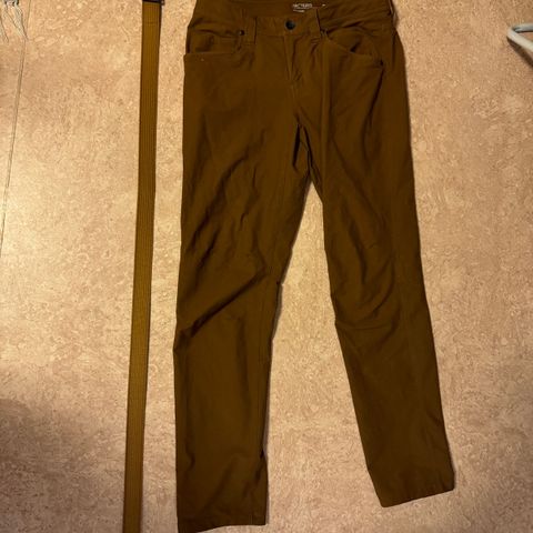 Arcteryx levon str 30/30 og belte medium selges sammen