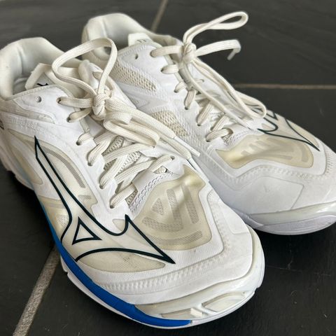 MIZUNO WAVE LIGHTNINH Z7