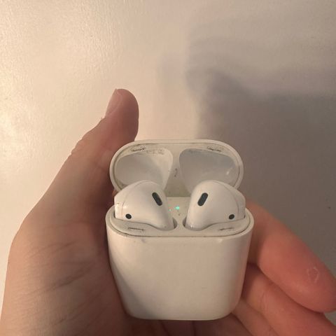 AirPods